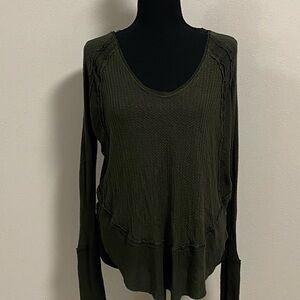 Free People We the Free waffle Knit High Low Top Olive Green Size XS